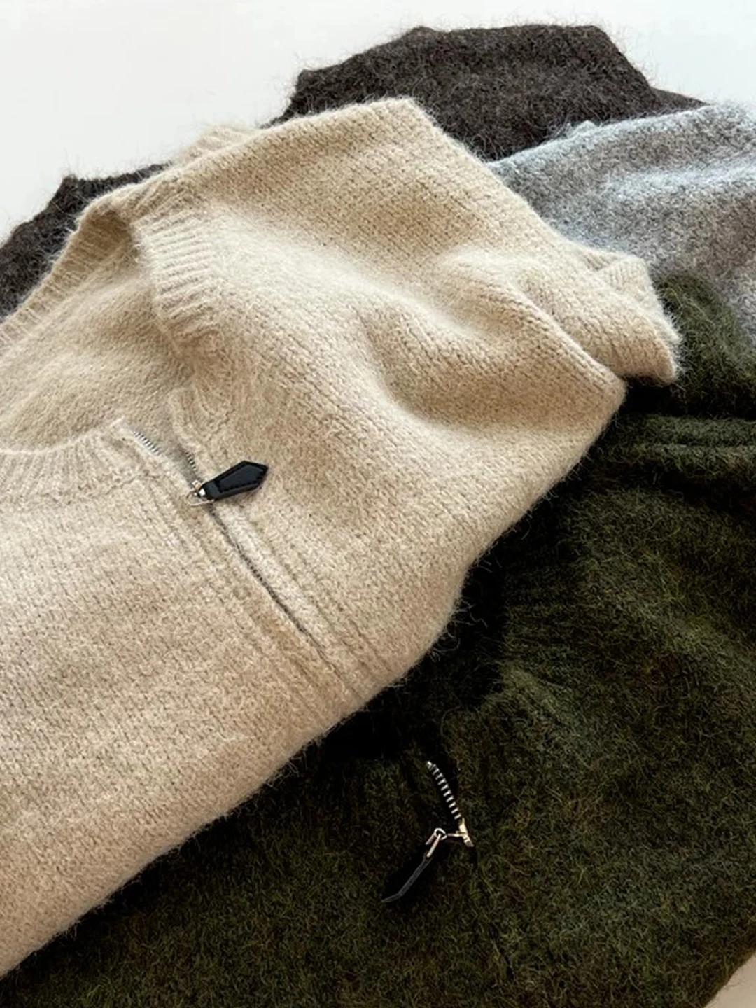 Korean Style Women's Knitted Vest Double Zipper Loose Warmth Layering Spring Autumn Fashionable Shoulder Pad Heat Insulation