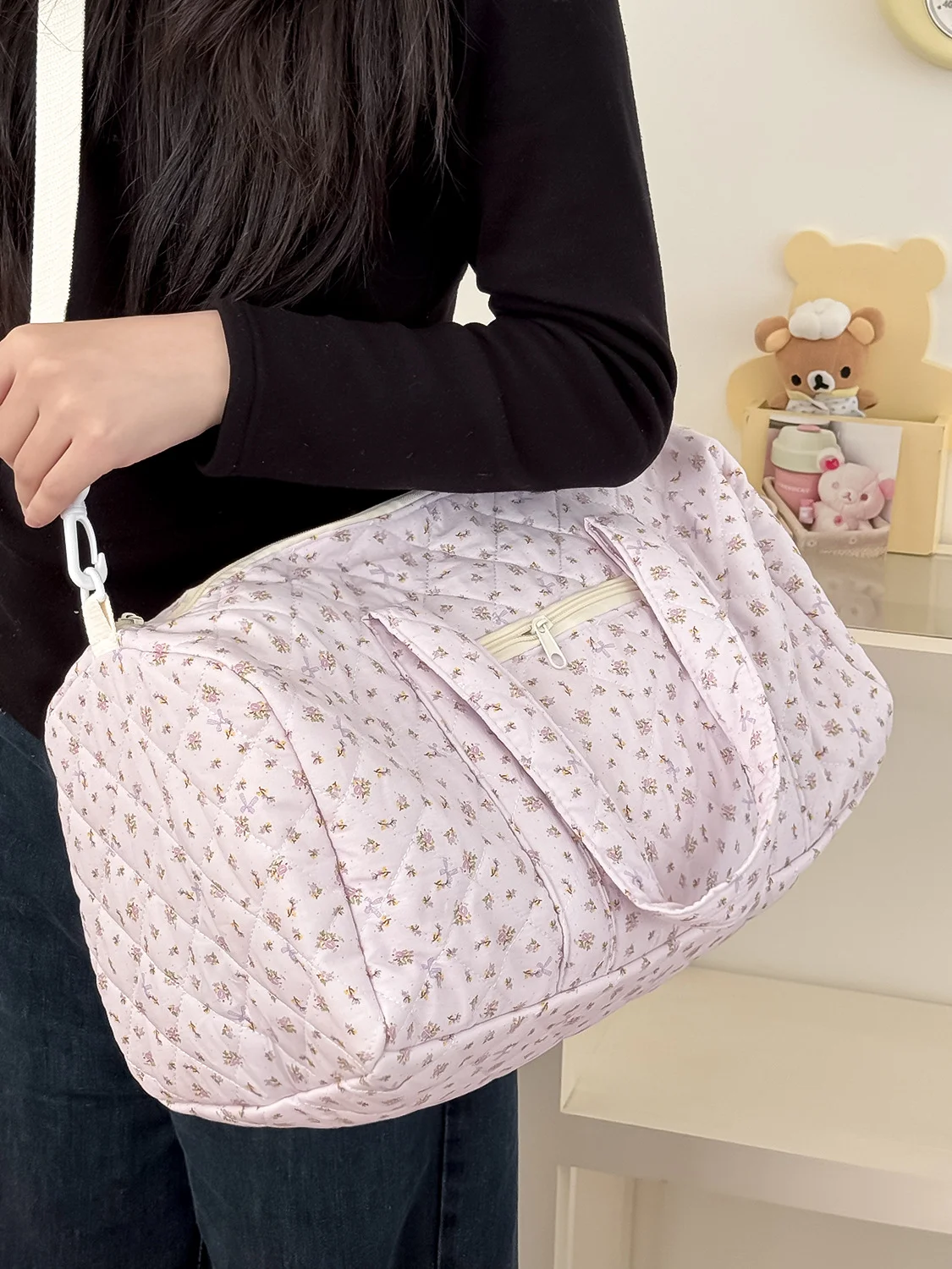 Large-capacity lightweight luggage bag, hand-held crossbody Boston bag, small floral quilted travel bag, ins style view 3