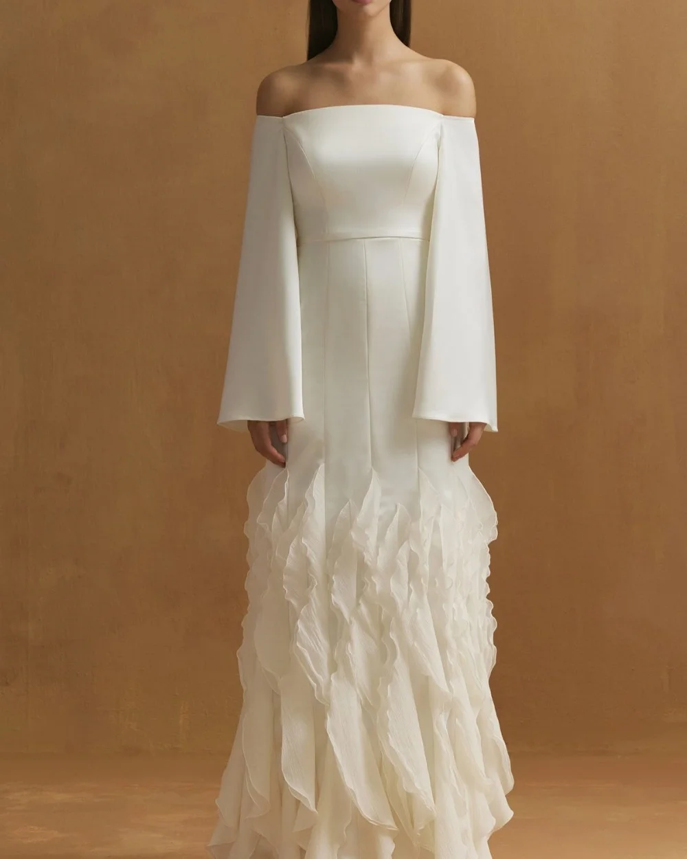 فساتين طويلة مخصصة متطابقة معقدة من الجيرسيه ذات ثنيات مكشكشة على شكل حرف a مكشوفة الكتف فساتين مناسبة مخصصة رائعة #1