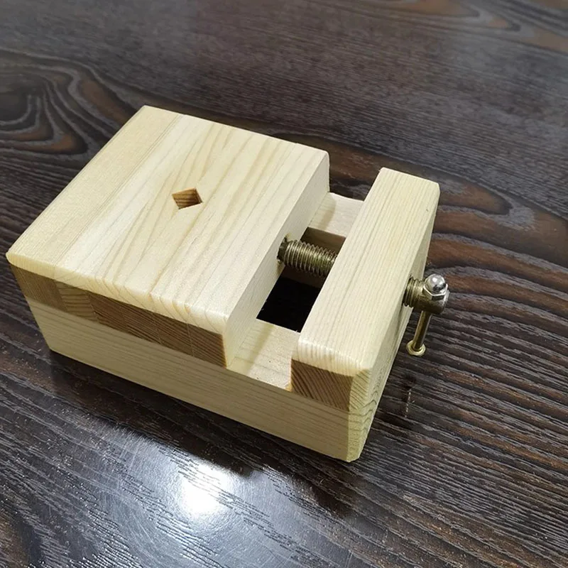 

Wooden Seal Engraving Clamp, Hand Carving Tool Vise with Non-Slip Base, Traditional Chinese Stamp Making Fixture