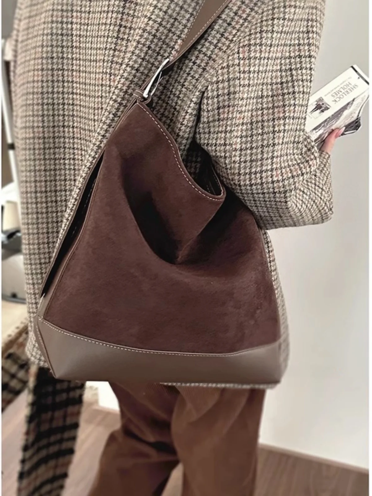 

Retro Style Women's Tote Bag Fashionable Commuter Bucket Bag Single Shoulder High-End Feelings Spring Autumn Original Beauty