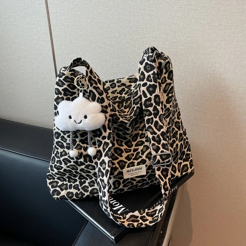 Canvas Leopard Print 2024 Hot Selling Shoulder Bag Large Capacity Zipper Versatile Fashion Handbag Soft Simple Trendy Tote Bag