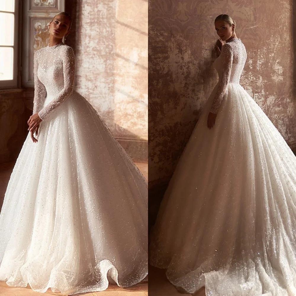 

Customized Elegant White Organza Wedding Dress Temperament Crew Neck Long Sleeves Wedding Dress Modern Zipper Back Bridal Gowns