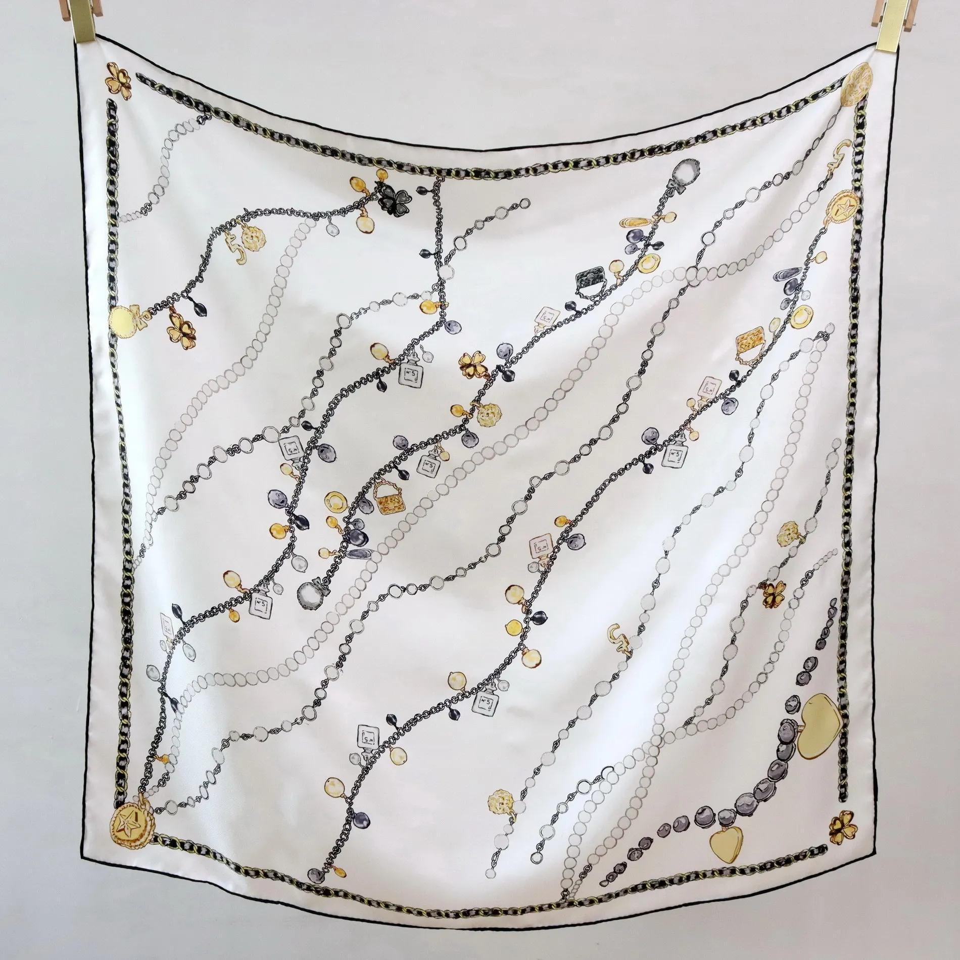 high-end-elegant-women's-fine-jewelry-chain-double-sided-print-quality-18mm-twill-silk-hand-rolled-edge-large-square-scarf-shawl