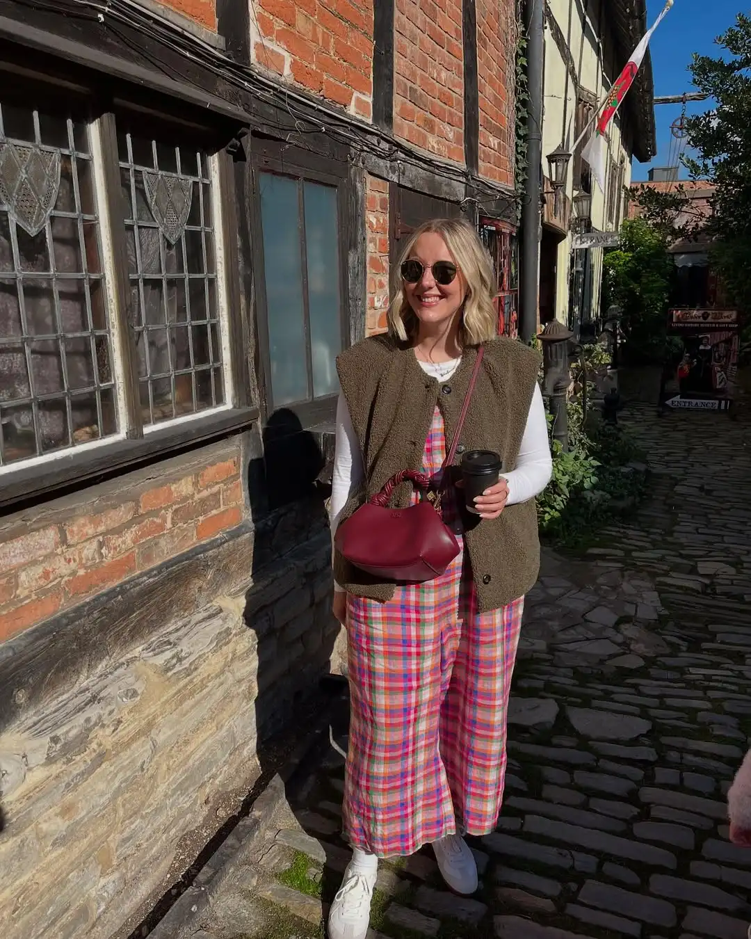 レディースファッション ブラウン ラムウールベスト シック ノースリーブ ラウンドネック シングルブレスト ルーズコート 2025 女性 冬 デイリー シック ストリートウェア