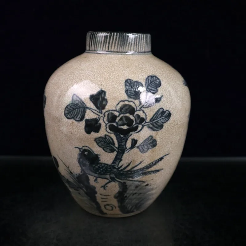 

6.3" Chinese Blue-and-white Porcelain Hacking Flower Animal Bird Lid Pot Pot