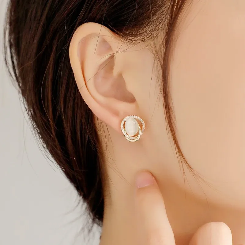 Trendy Small Oval Opal Stud Earrings for Women Rhinestones Crystal Twist Metal Hollow Irregular Geometry Earrings Jewelry