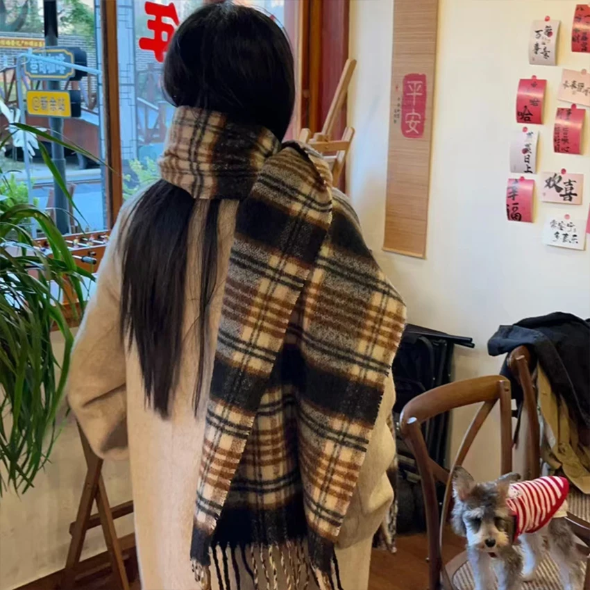 

1pc Autumn/Winter Women's Retro Plaid Scarf, Stylish Thick Mohair Maillard Color Neck Warmer, Everyday Warmth and Versatile Brit