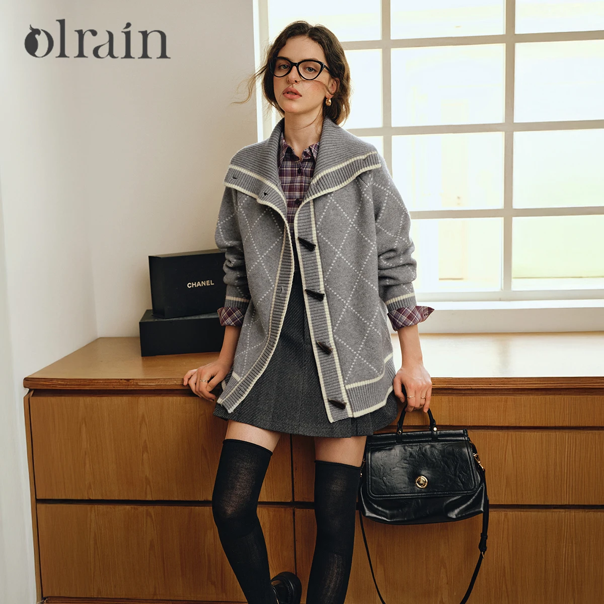 

OLrain Autumn Women Cardigan Sweaters 2025 Women's Autumn Jacquard Knitted Cardigans Turn-down Neck Long Sleeve Tops O57QZ001588