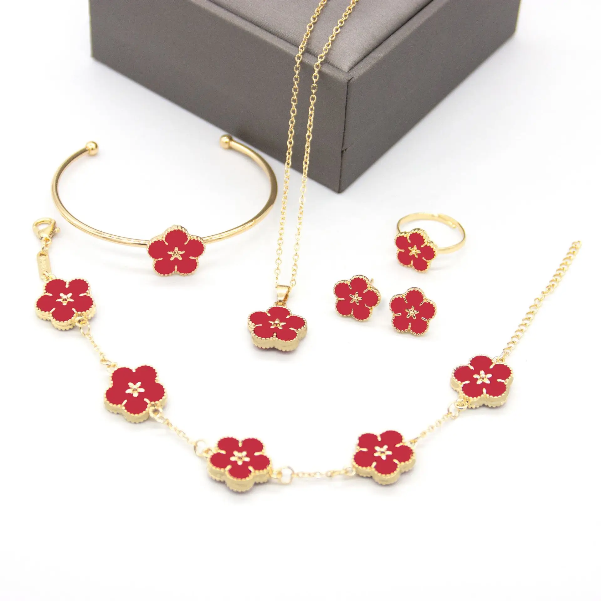 

CARLIDANA 5pcs/Set Flower Pattern Designer Women Jewelry Set for Women Clover Bridesmaid Gift Earrings Set Necklace Accessories
