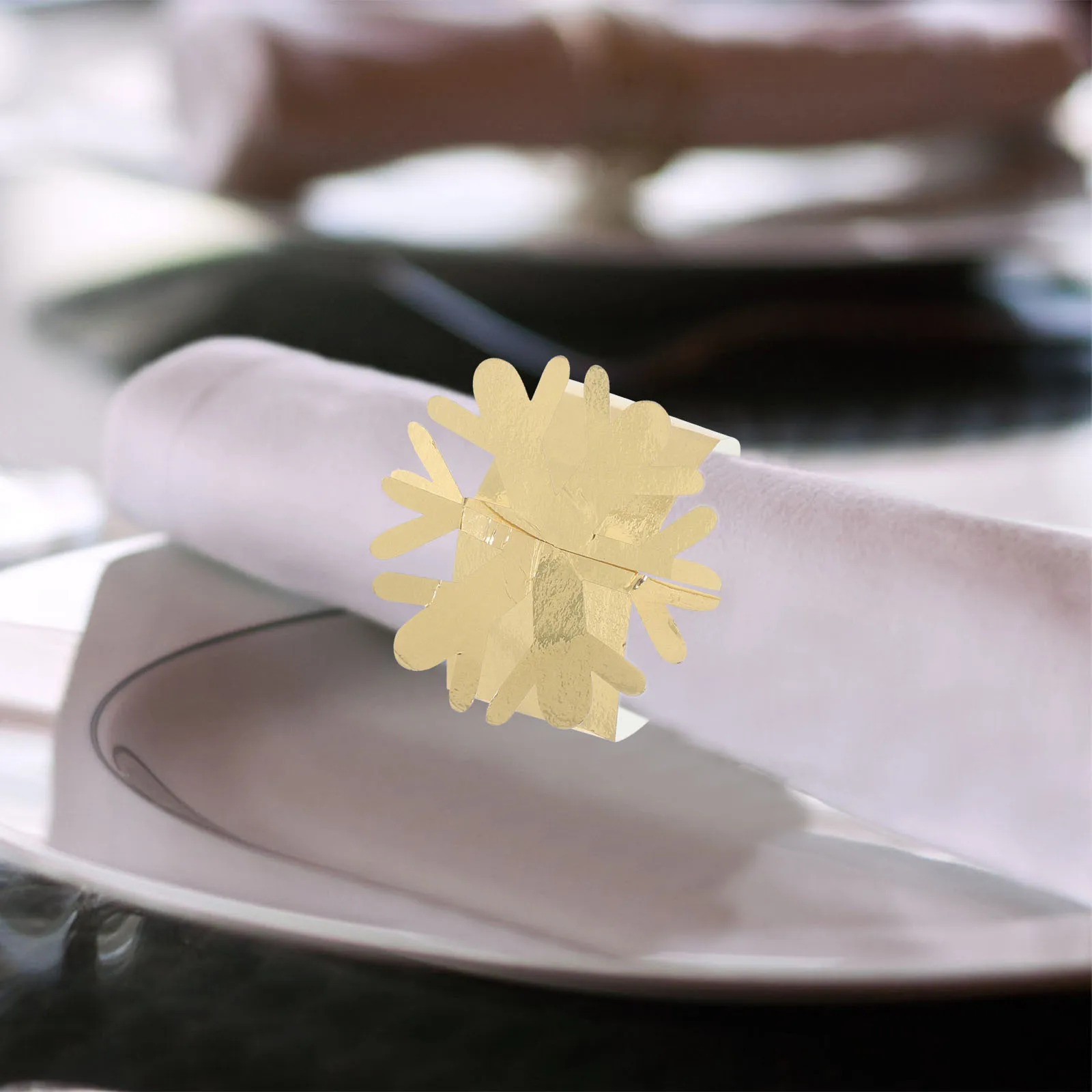 

50Pcs Napkin Rings Elegant Snowflake Paper Buckle for Wedding Party Christmas Serviette Holders Christmas Napkin Rings