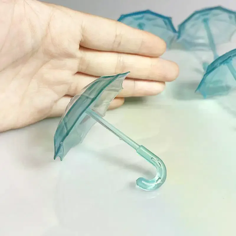 Mini paraguas de plástico transparente, accesorios para muebles de casa de muñecas, juguete de juego para niños, decoración creativa para el hogar, 1 Uds.