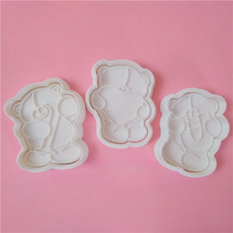 Cartoon Bear Biscuit Molds Cute Valentine\'s Day Love Bear Cookie Cutters Embossing DIY Fondant Wedding Cake Decorating Tools