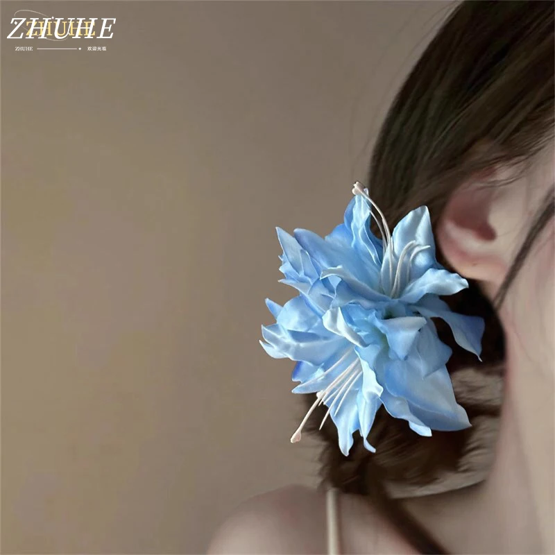 

Romantic White Flower Hair Clip, Soft Girl Aesthetic Hair Ornament, Sweet & Elegant for Date & Daily Wear