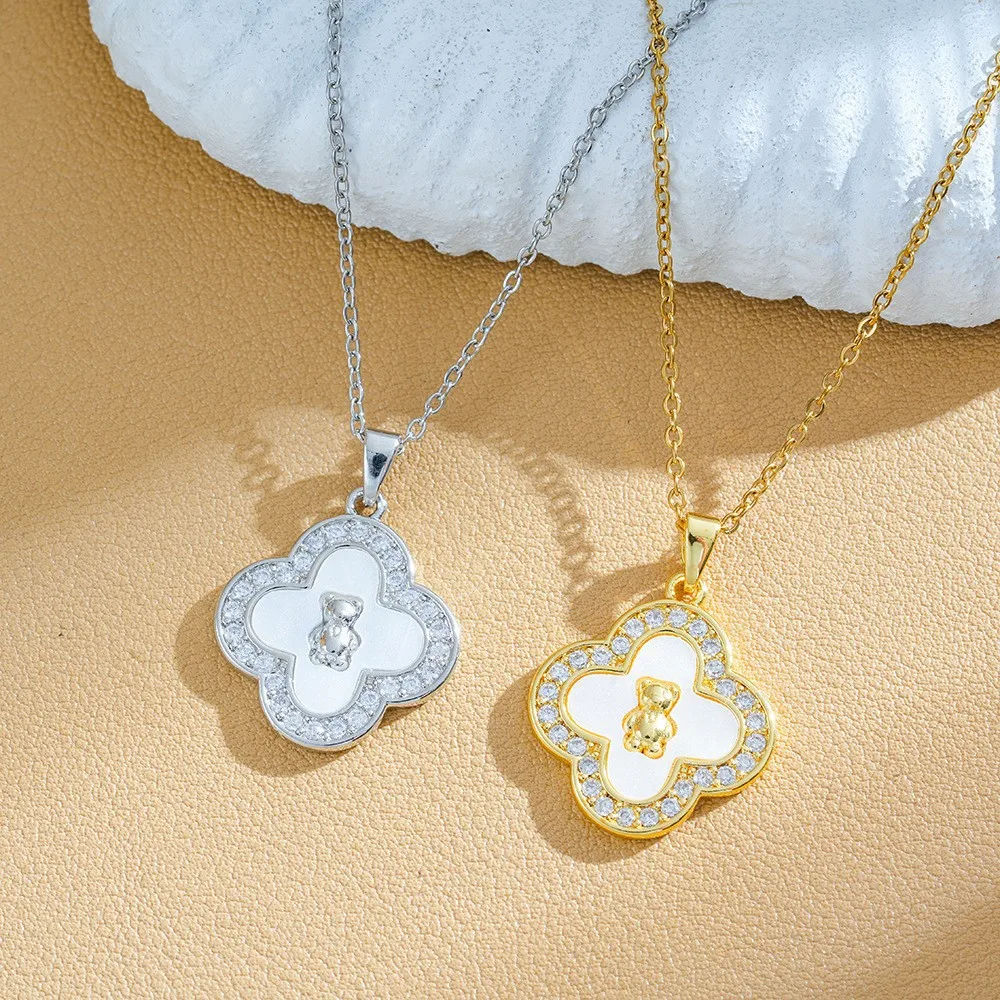 قلادة جديدة من الفولاذ التيتانيوم بأربع أوراق البرسيم من Little Bear للنساء، طراز فاخر خفيف، نحاس بسيط وعصري متعدد الاستخدامات