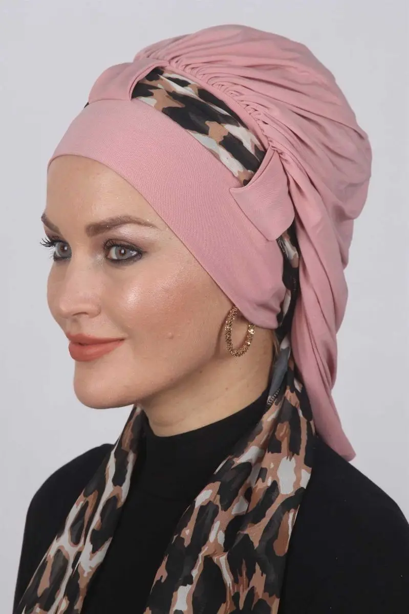 Lenço de leopardo drapeado em pó