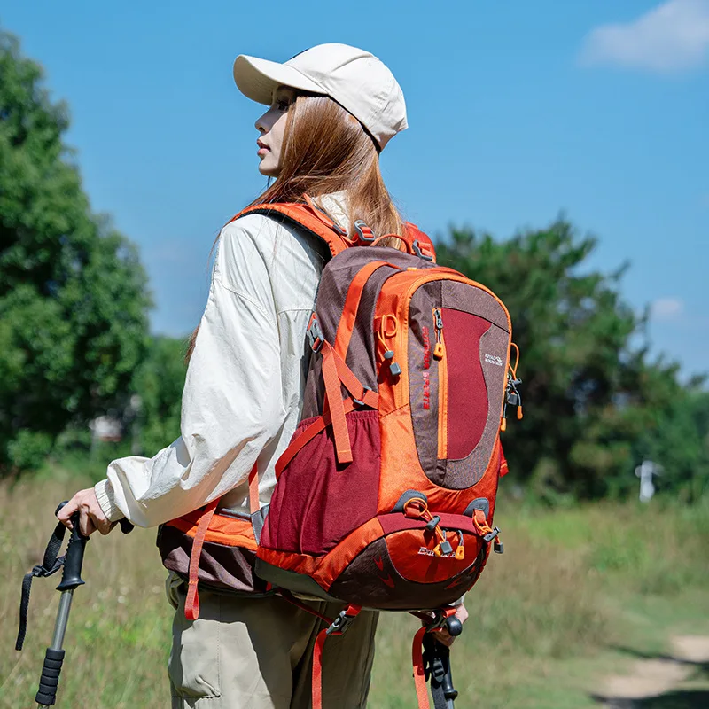 Professional 35L Outdoor Hiking Backpack Durable Tear-Resistant Suspension System Unisex Backpack for Hiking and Camping