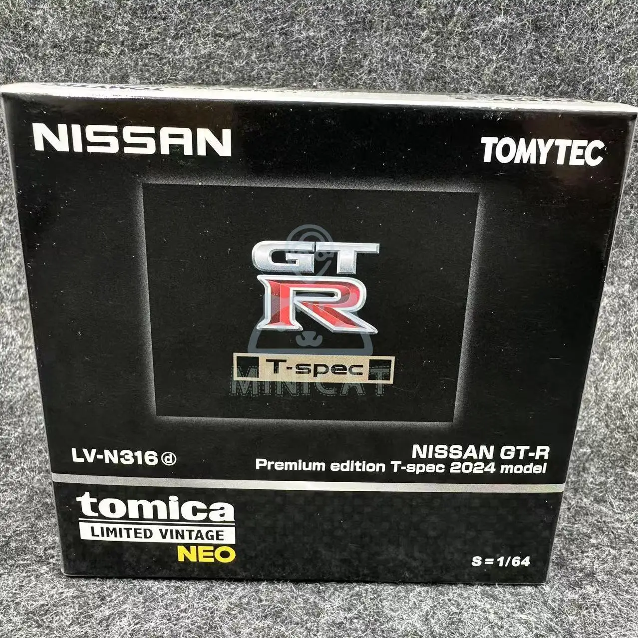 

TOMYTEC 1/64 TLV LV-N316d nissan GT-R R35 2024 Black alloy trolley model collection decoration