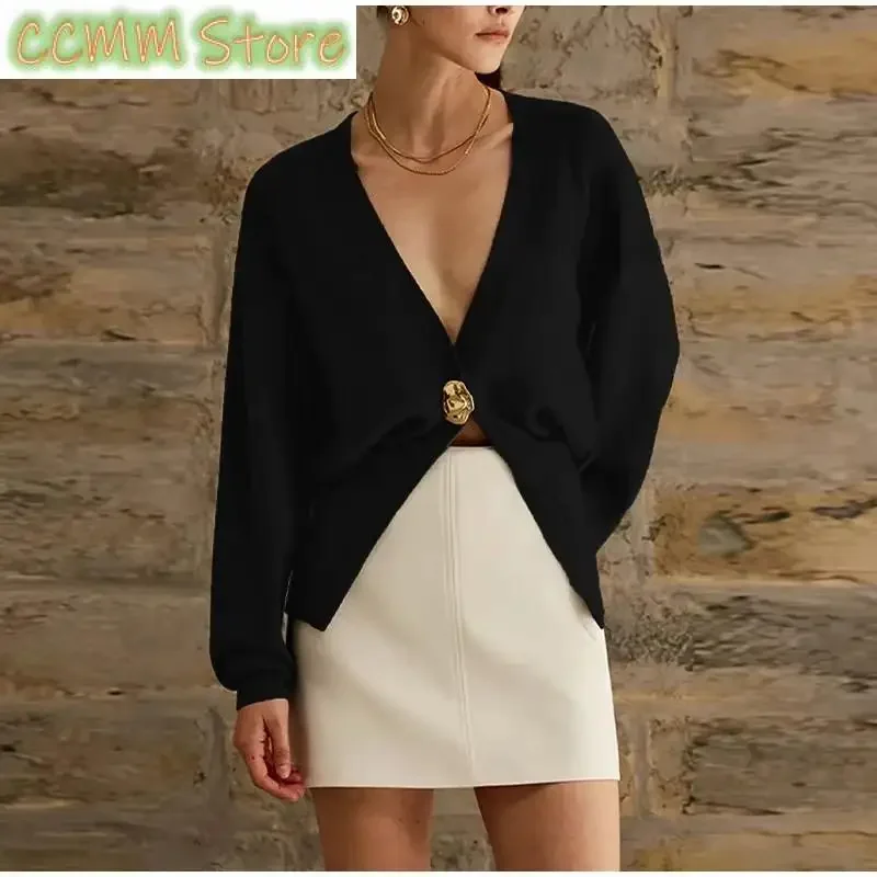 

Elegant Brown Metal Button Knitted Cardigan Women Fashion V Neck Long Sleeve Loose Outwear Autumn Female High Streetwear