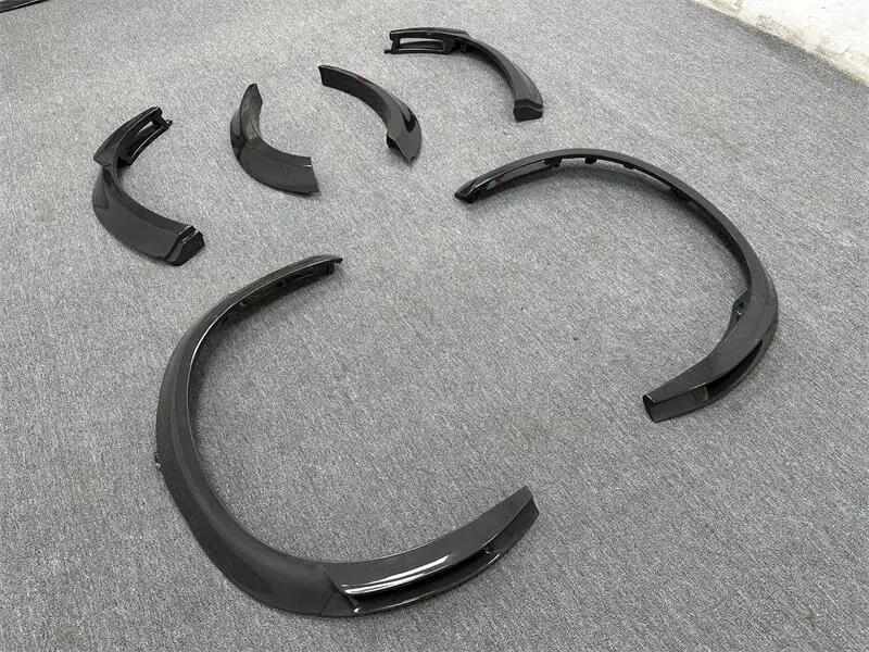 

Suitable for Ferrari FUV Purosangue Modified Small Enclosure OEM Style Carbon Fiber Wheel Arches
