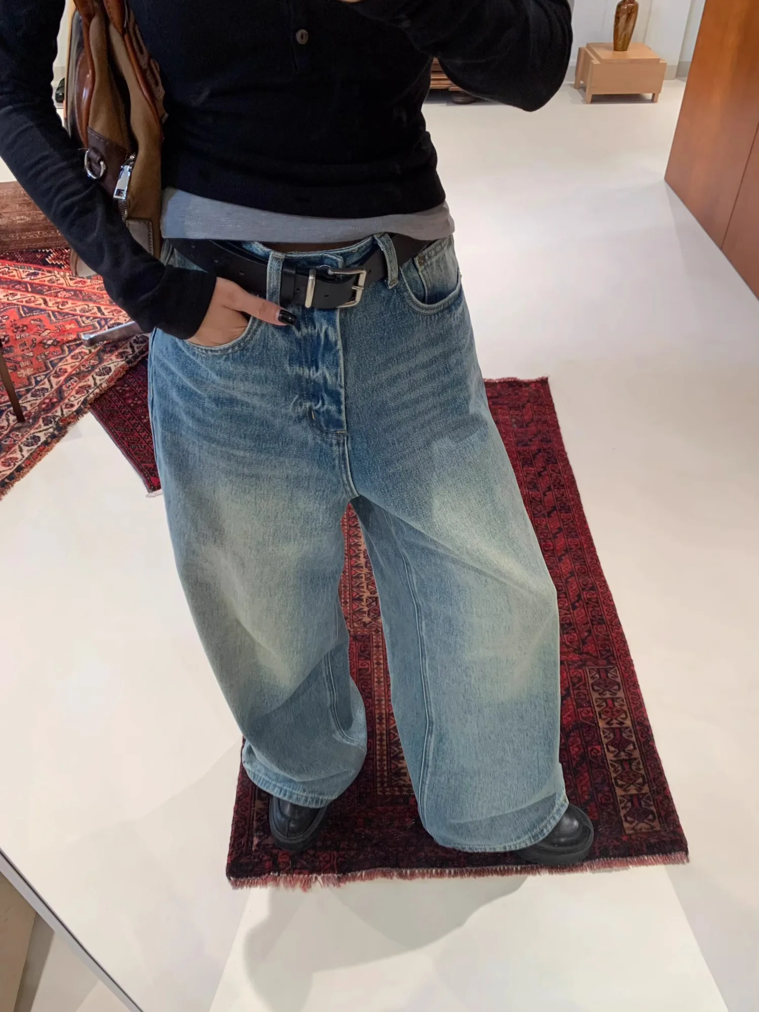 

High Waist Straight Leg Light Blue Jeans Durable Wear Resistant Long Pants for Women Autumn Season Fashion Ladies Jeans