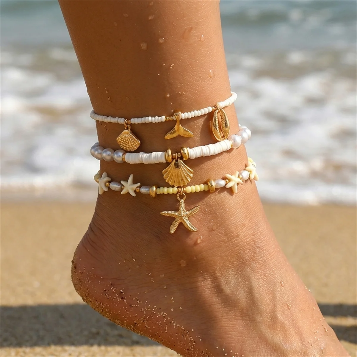 Boho Mehrlagiges Fußkettchen mit Seestern-, Walflossen- und Muschel-Imitat-Anhängern für Frauen, Kunstperlen und Perlen, Sommer-Strand-Ozean-Fußschmuck – Detail 4
