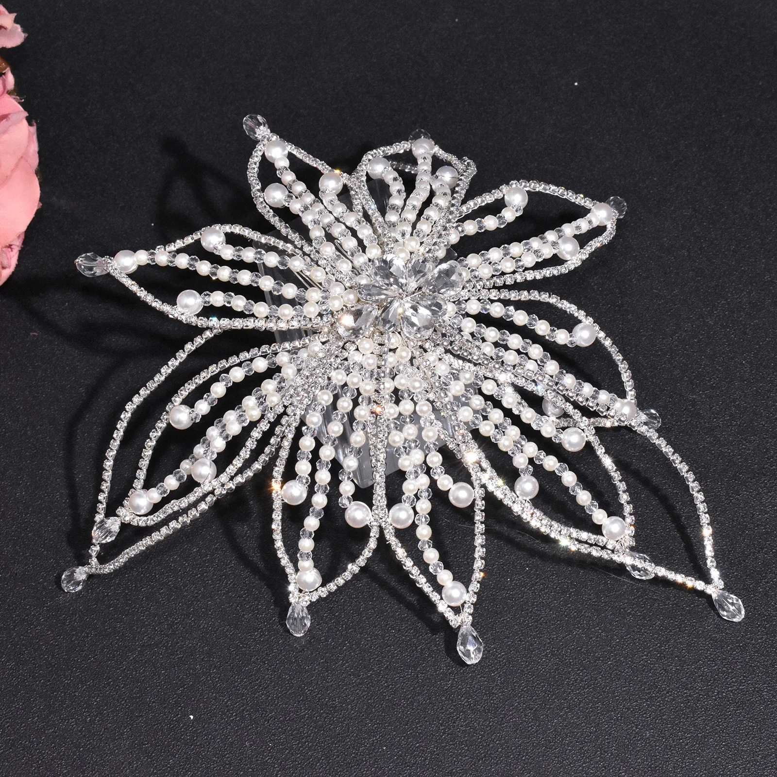 DZ328 اليدوية أنيقة المرأة تيارا وغطاء الرأس اللؤلؤ حزب أغطية الرأس إكسسوارات الشعر حجر الراين ورقة شكل عقال الزفاف #2