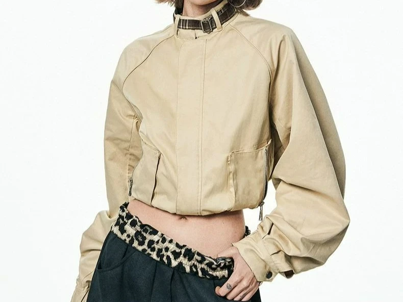 

Spring 2025 Light Khaki Retro Workwear Stand Up Collar Short Jacket for Women's Spring Design Sense Casual Jacket