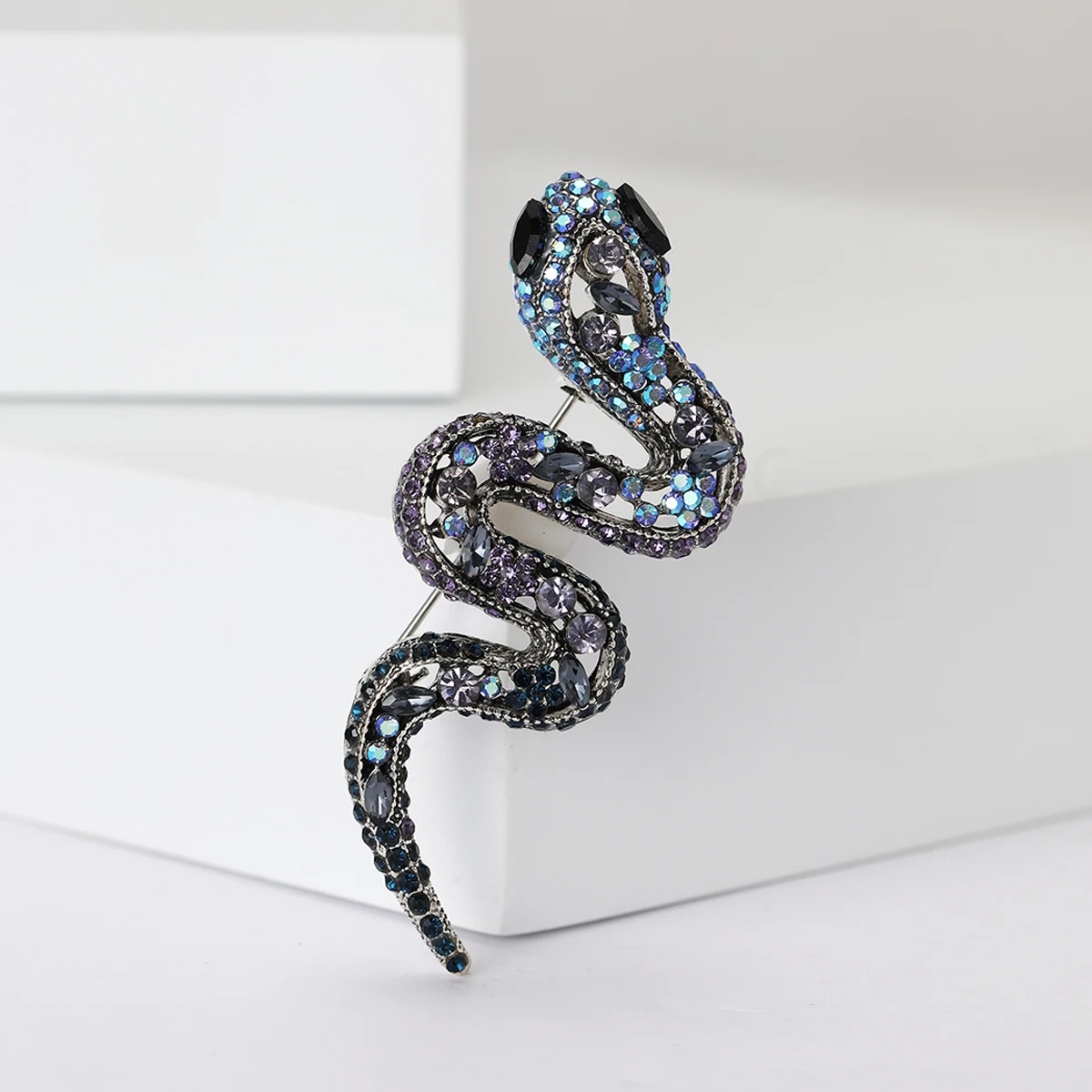 Shiny Hollowed Out Rhinestone Snake Brooches for Women Unisex Animal Pins 3-color Available Office Party Accessories Gifts