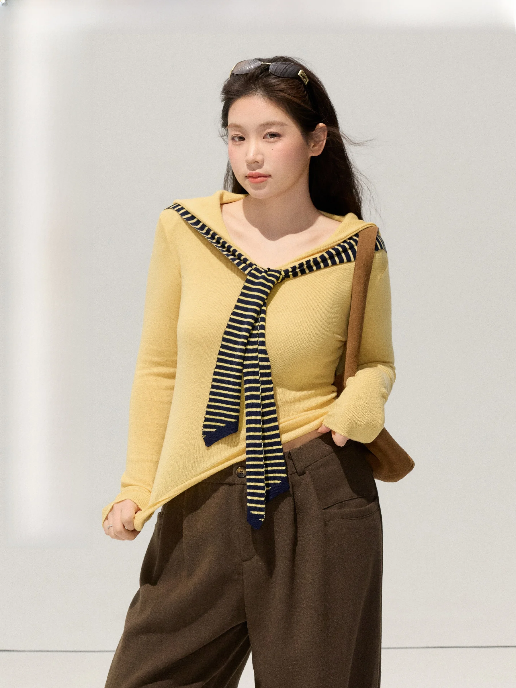 

Jiulu Studio "Yan Yang Tian" plus Size Striped Shoulder Wrap V-Neck Waist-Cinched Knit Top for Plump Women Spring Fashion