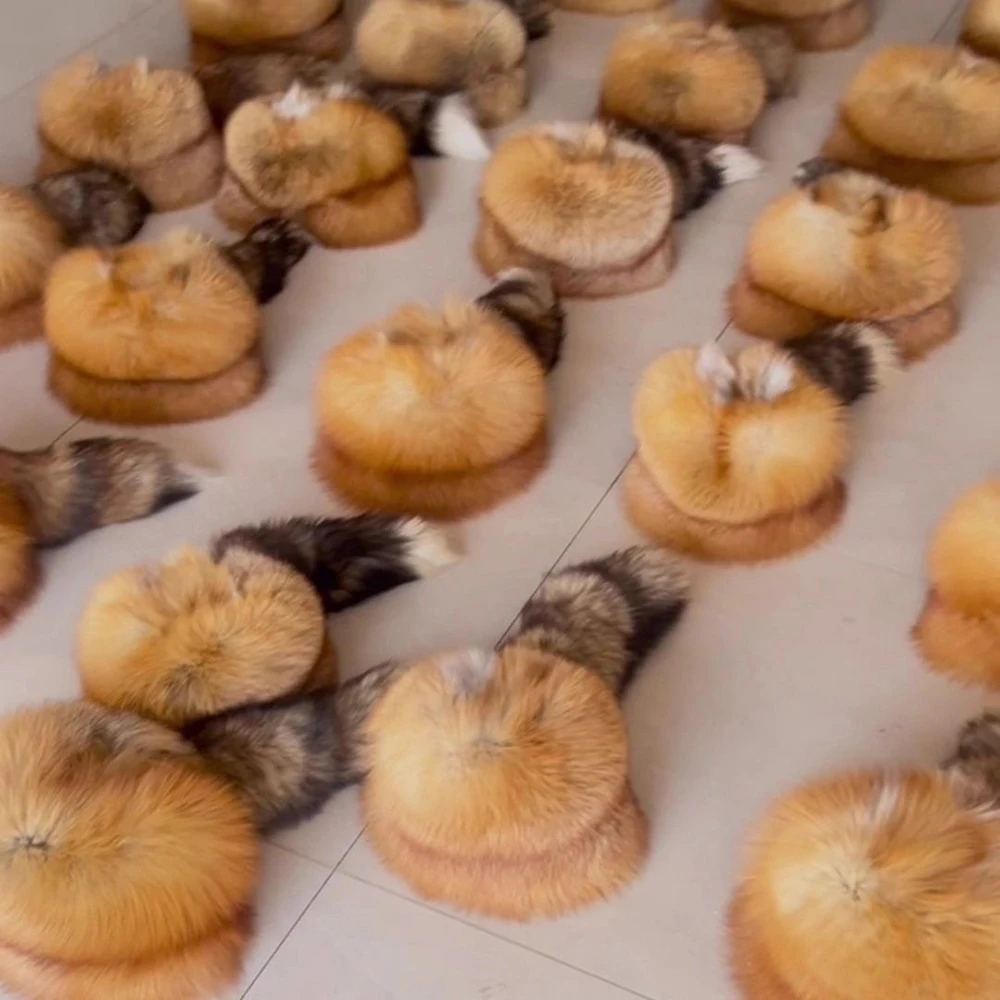 

Autumn and winter 2025 New Women's Genuine Natural Fox Fur Cap Russian Fur Hat Real Fox Fur Hat Dome Mongolian Hat