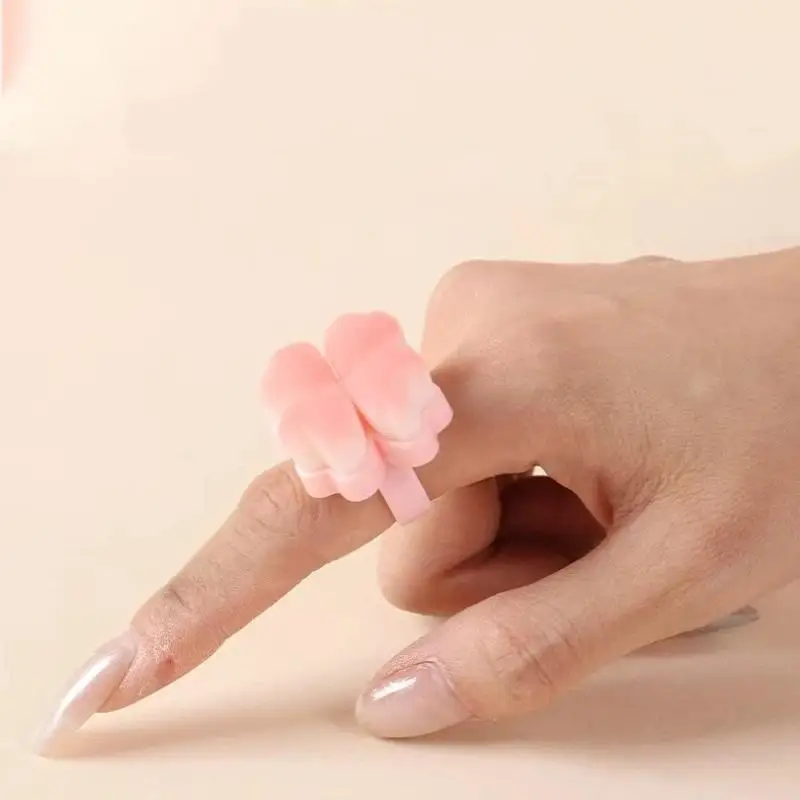 Manicure Dust Cleaning Brush Soft Bristle Ergonomic Finger Ring Nail Polish Powder Cleaner for Salon Daily Nail Care