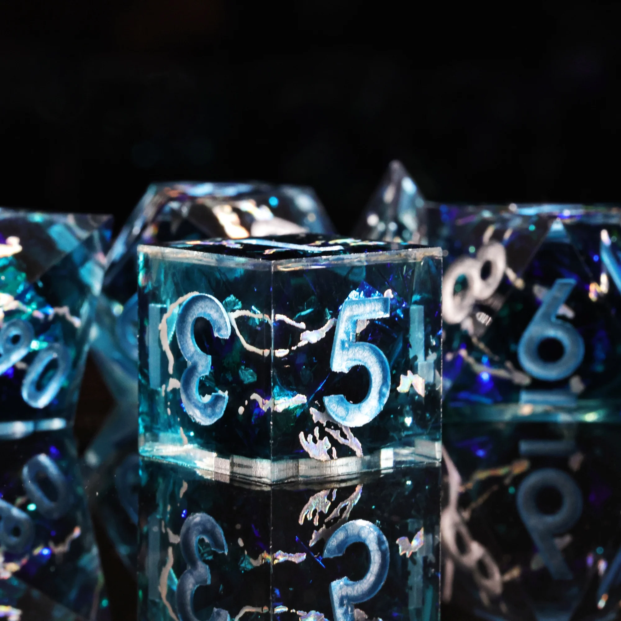 

Набор кубиков MINI PLANET DND, 7 шт./компл., кости ручной работы из многогранной смолы для TRPG Dungeons & Dragons, игровой набор острых кубиков с молнией, подарок