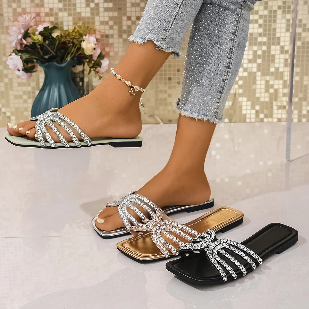 

Women Summer Fashion Slippers Summer Shiny Sandals Rhinestone Square Toe Flat Slippers Lightweight Beach Shoes Slides Women
