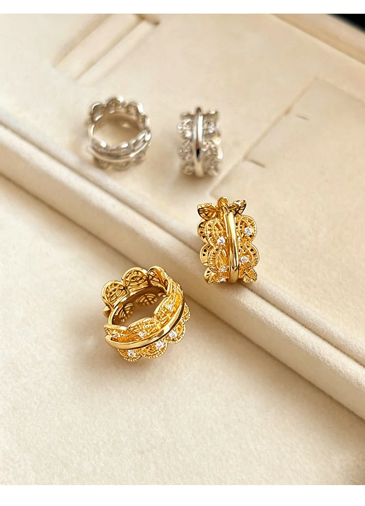 Luxuriöse Spitzen-Filigran-Ohrringe in Goldfarbe mit eingelegten CZ-Steinen, hohle florale Ohrclips für Damen, elegantes Schmuckgeschenk. – Detail 12