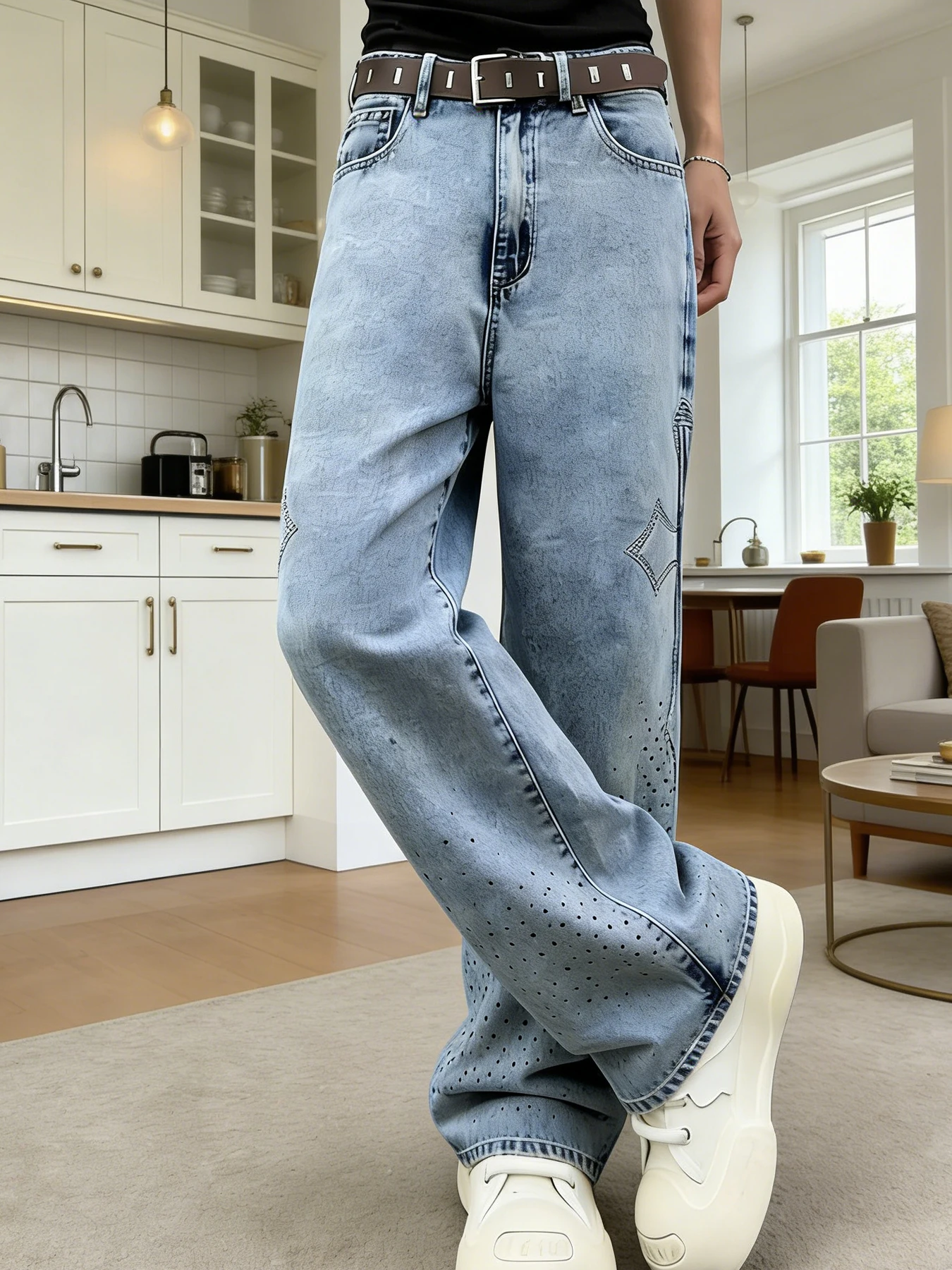 

High-end light blue washed men's jeans, loose wide-leg style that shapes the legs, versatile for daily commuting