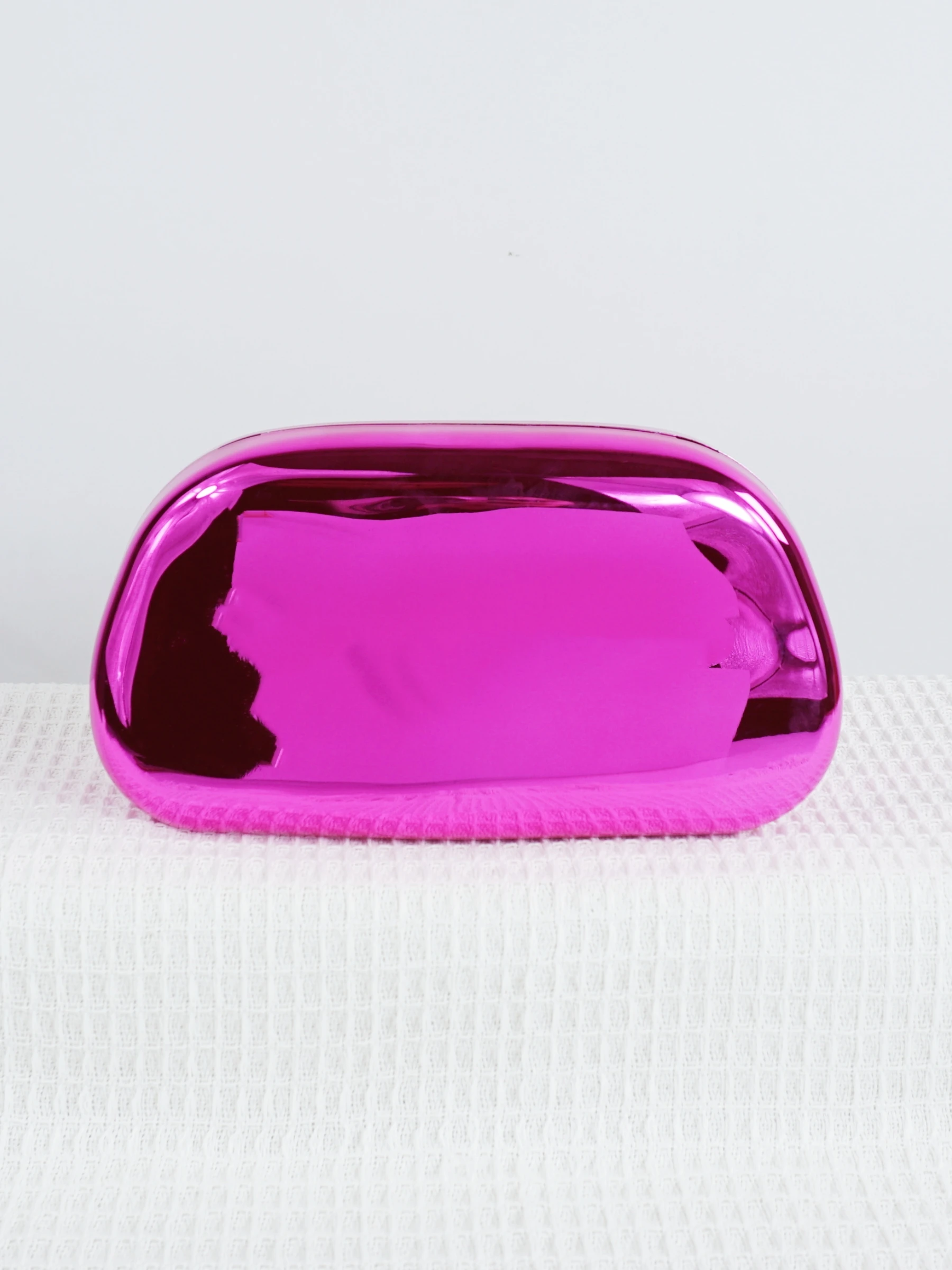 Ladies' high-end sparkling metal box shaped dinner bag, luxurious and fashionable metal strip decoration evening dress bag