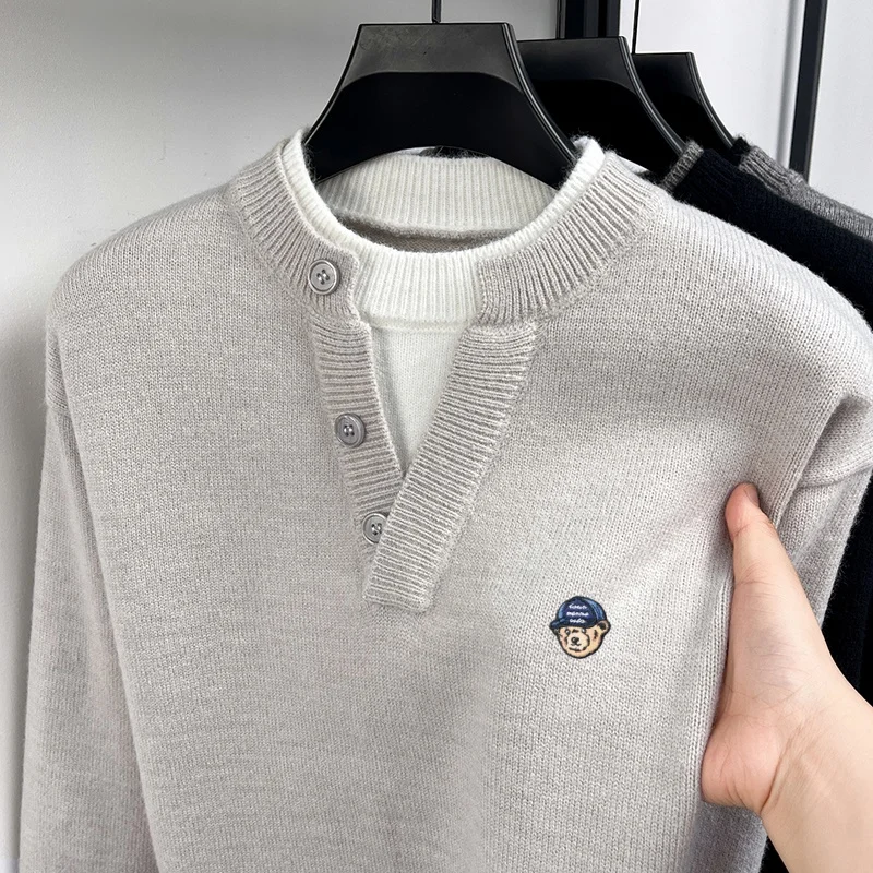 Koreanischer Freizeitpullover für Herren mit langen Ärmeln, Knopfleiste, Farbblockierung, zweiteiliger Optik, Stickerei, Strickware, modische Herrenbekleidung – Detail 8