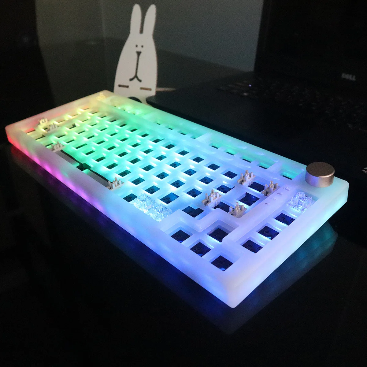 

Bluetooth 2.4G three-mode RGB wireless GASKET structure hot-swappable customized mechanical keyboard