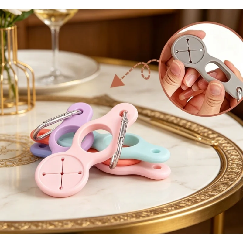 4 piezas de ganchos de silicona portátiles para botellas de agua, ideales para viajar, se pueden guardar, para botellas de agua mineral, un accesorio de viaje de Daiso