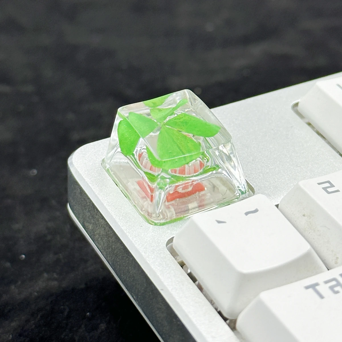 Kk-Cokio Original drop glue DIY resin high light four-leaf clover key cap True flower mechanical keyboard key cap 1pc