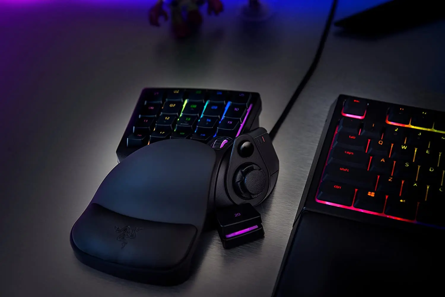 لوحة مفاتيح الألعاب Razer Tartarus v2: مفاتيح غشاء ميكا قابلة للتخصيص لإضاءة Chroma RGB قابلة للبرمجة Macros