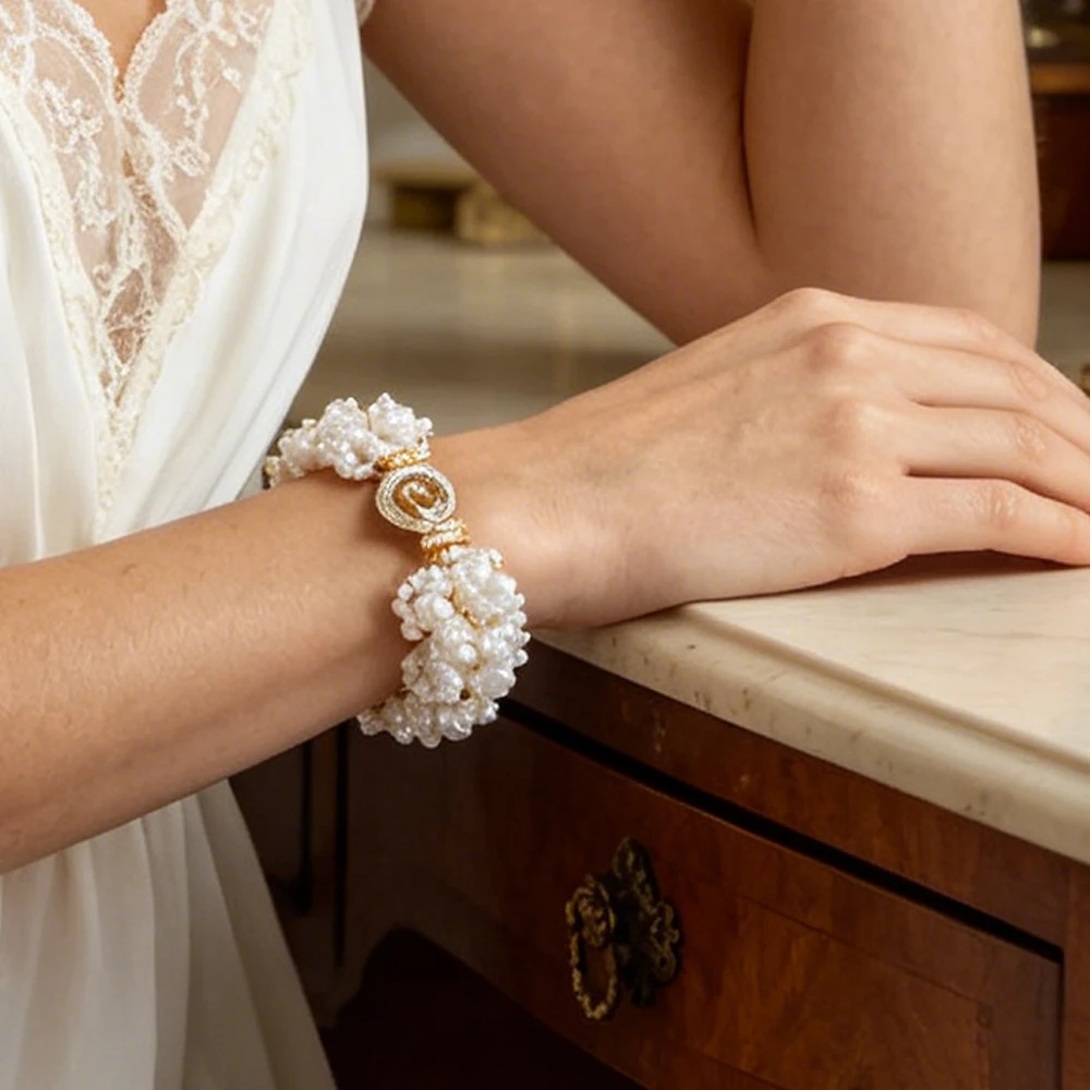 

Freshwater Pearl Flower Bracelet for Women New Style Luxury Niche Design White Bead Bracelets Charm Bangle Fashion Jewelry Gifts