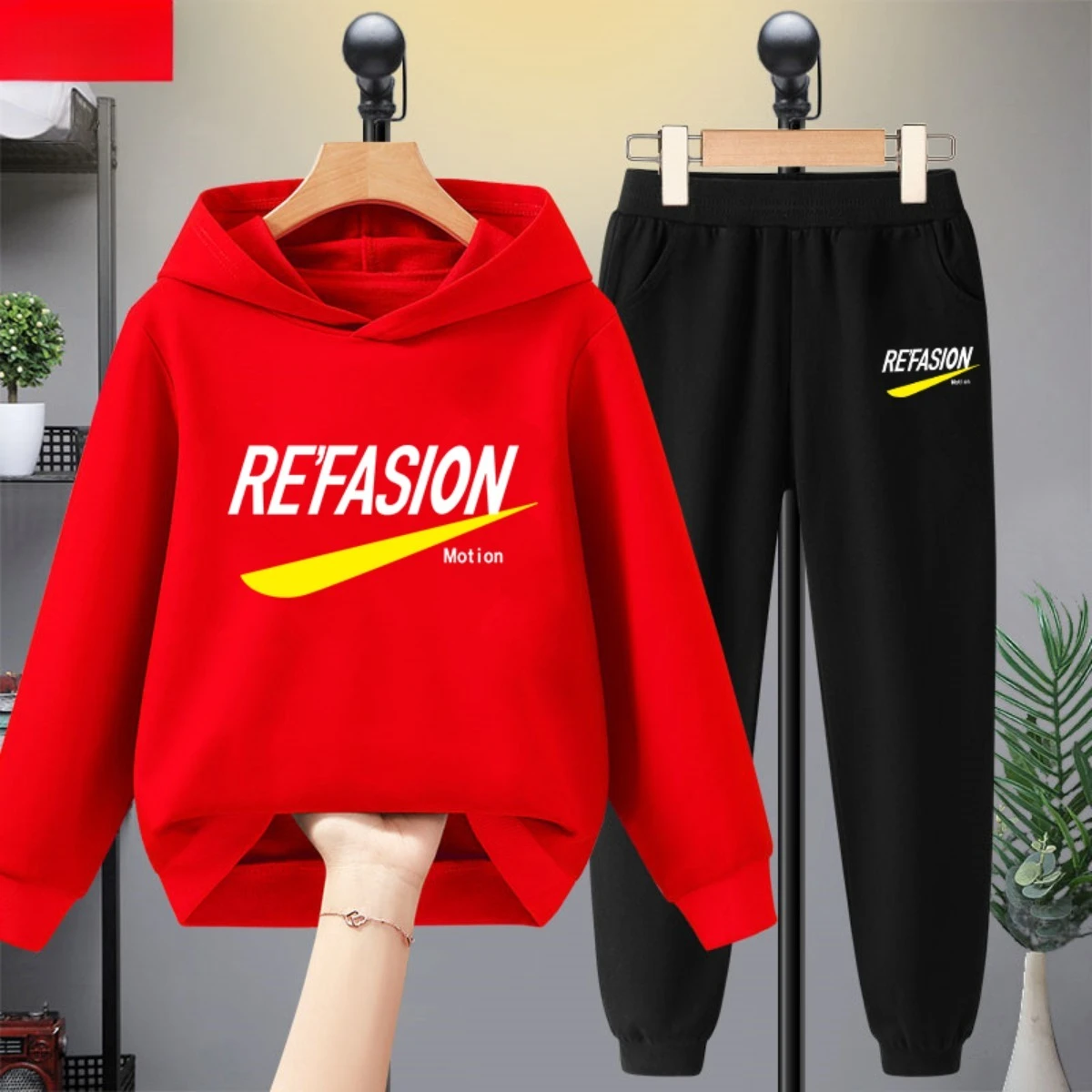 Męski zestaw 2-częściowy: bluza z kapturem i spodnie na jesień i zimę, modny strój sportowy do fitnessu, joggingu i na co dzień.