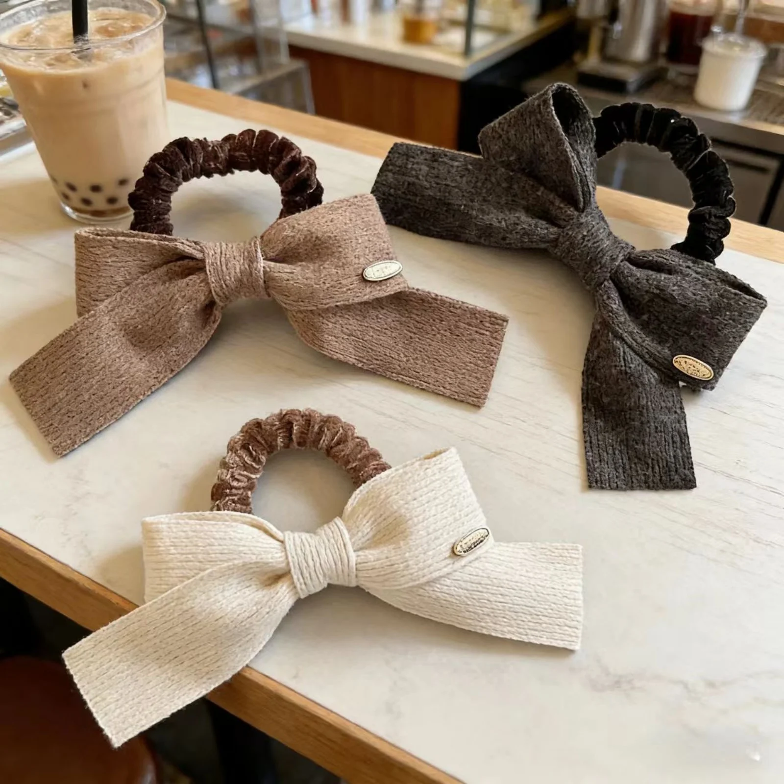 1PC Neutral Knit Bow Scrunchies, Beige&Brown & Gray Ribbed Hair Ties With Metal Label, Minimalist Ins-Style Hair Accessories
