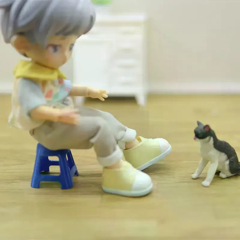 Set di 5 Mini Sgabelli in Plastica, Modellini di Sedie in Scala 1/12, Arredamento per Casa delle Bambole, Giocattolo per Bambini