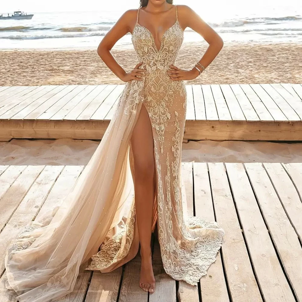 Sukienka letnia damska Mia Muse, elegancka, gładka, z cekinami, przezroczyste ramiączka spaghetti, głęboki dekolt w serek, rozkloszowana, długa.