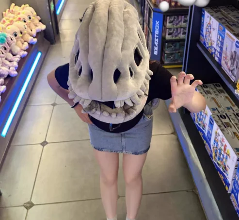 Nieuwe dinosaurushoed Celebrity-stijl pluche cartoon skelet hoofddeksel Halloween kostuum knuffel grappige pop zacht verrassingscadeau