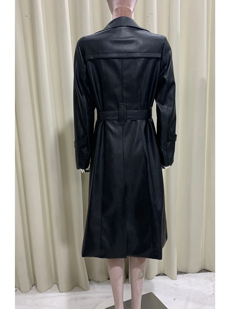 Trench da donna in morbida pelle nera aderente lungo impermeabile primavera autunno Cintura da donna Slim Fit Elegante abbigliamento chic di lusso 2025