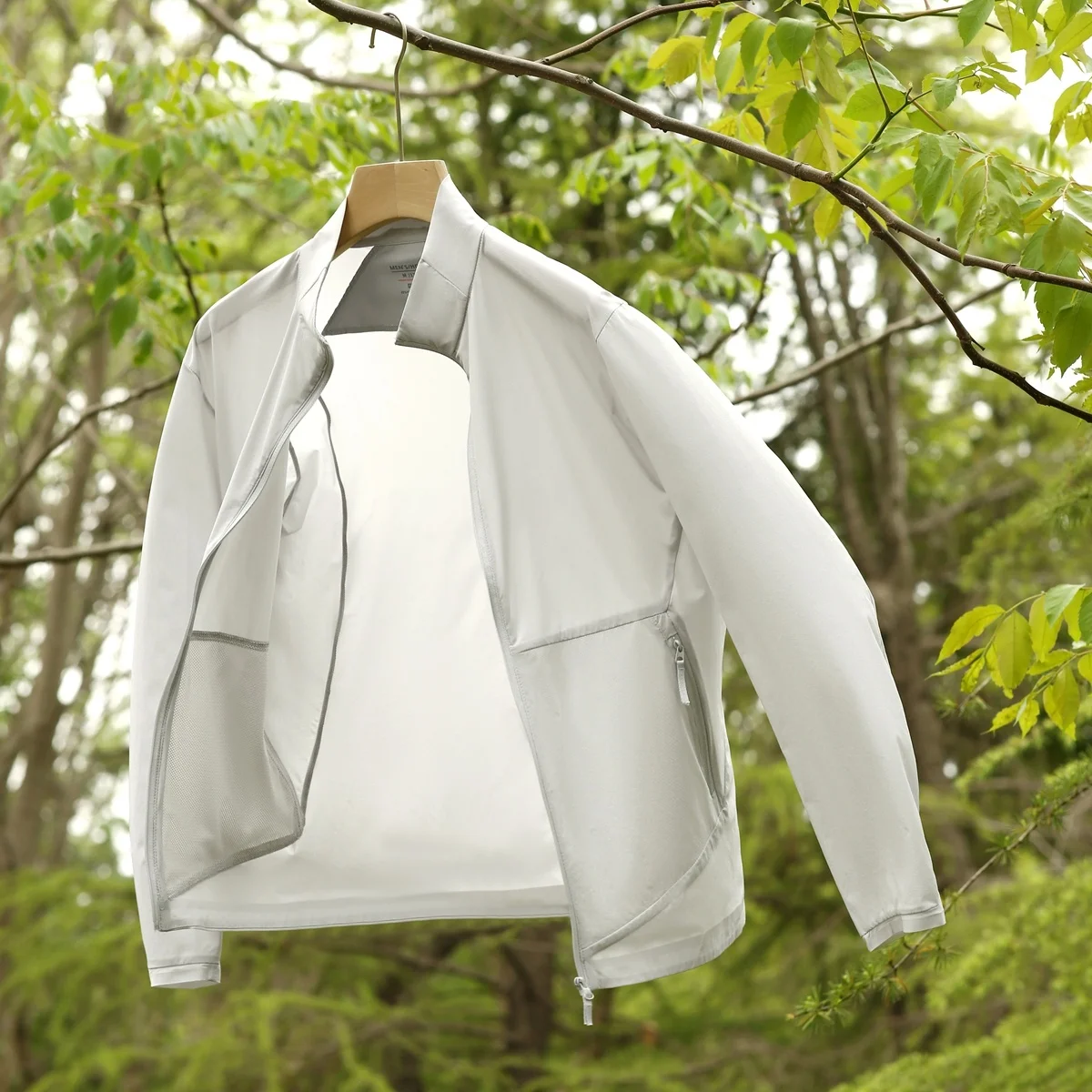 

Ультралегкая дышащая мужская летняя куртка с 3D-кроем для защиты от солнца, с воротником-стойкой, капюшоном, длинными рукавами, тонкая, приталенная